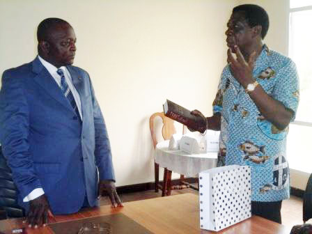 Nico Halle preaching to the governor