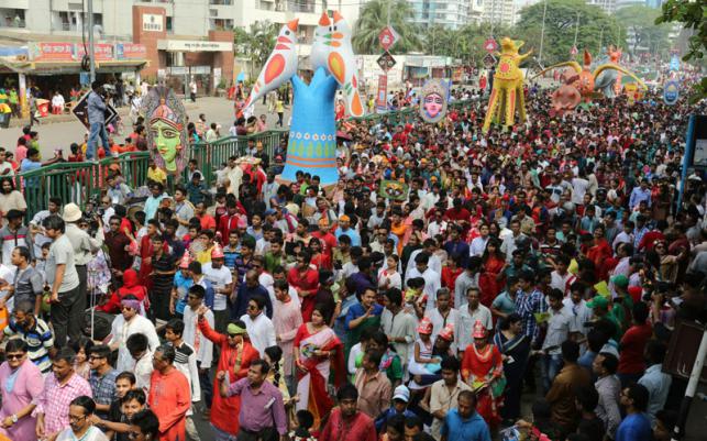 The streets overflowed with marchers in this year's Mongol Shobhajatra procession in Dhaka. (Photo by Zahidul Karim courtesy of Prothom-Alo.com)