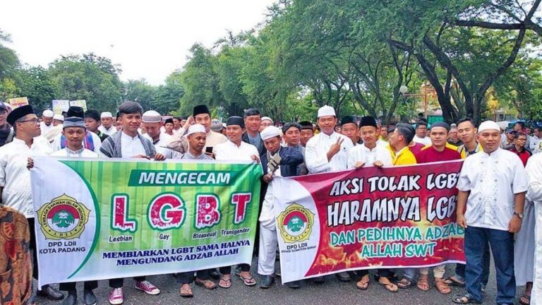 Anti-LGBT protesters, including the mayor, gathered on Nov. 18 in the West Sumatran capital of Padang. (Photo courtesday of Padang DPRD / Facebook via Coconuts Jakarta)