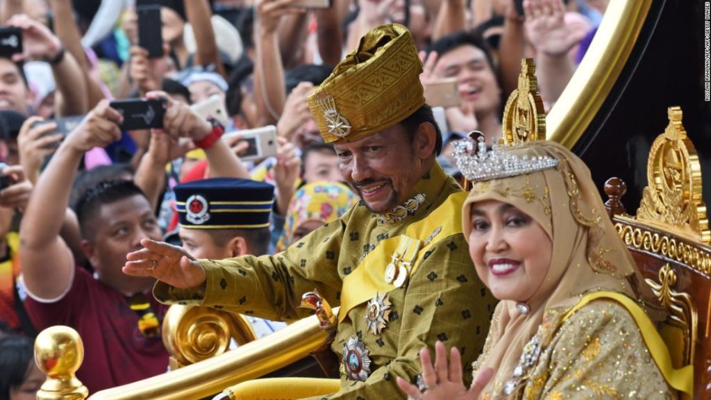 The sultan of Brunei and his wife. (Photo courtesy of CNN)