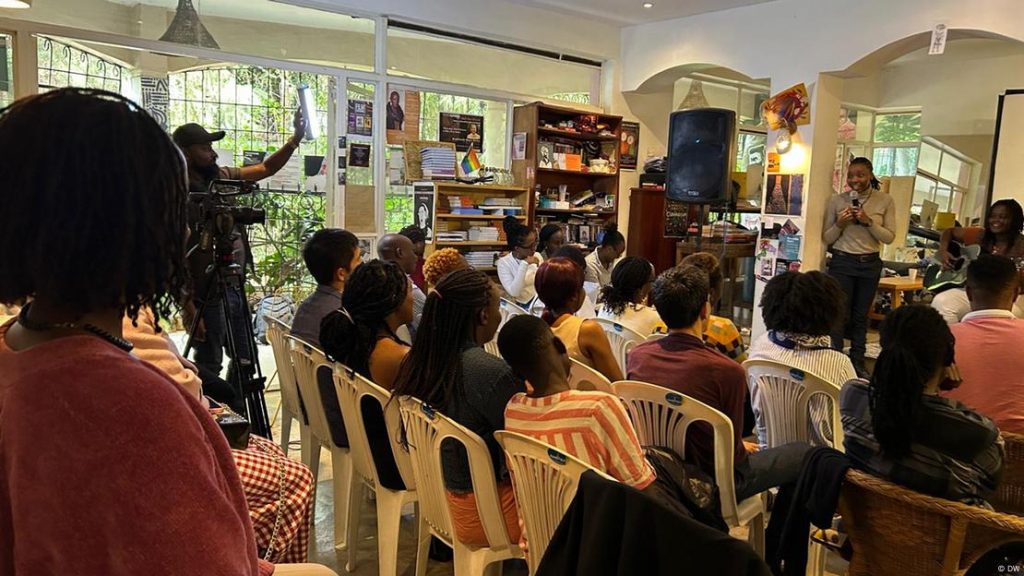 Most of the mothers DW spoke with are devoutly religious and meet regularly to share advice, pray, and support each other. (Photo courtesy of DW)