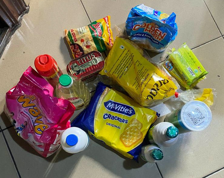 A delivery of food for Sully while he was in the Port Harcourt Maximum Security Prison.