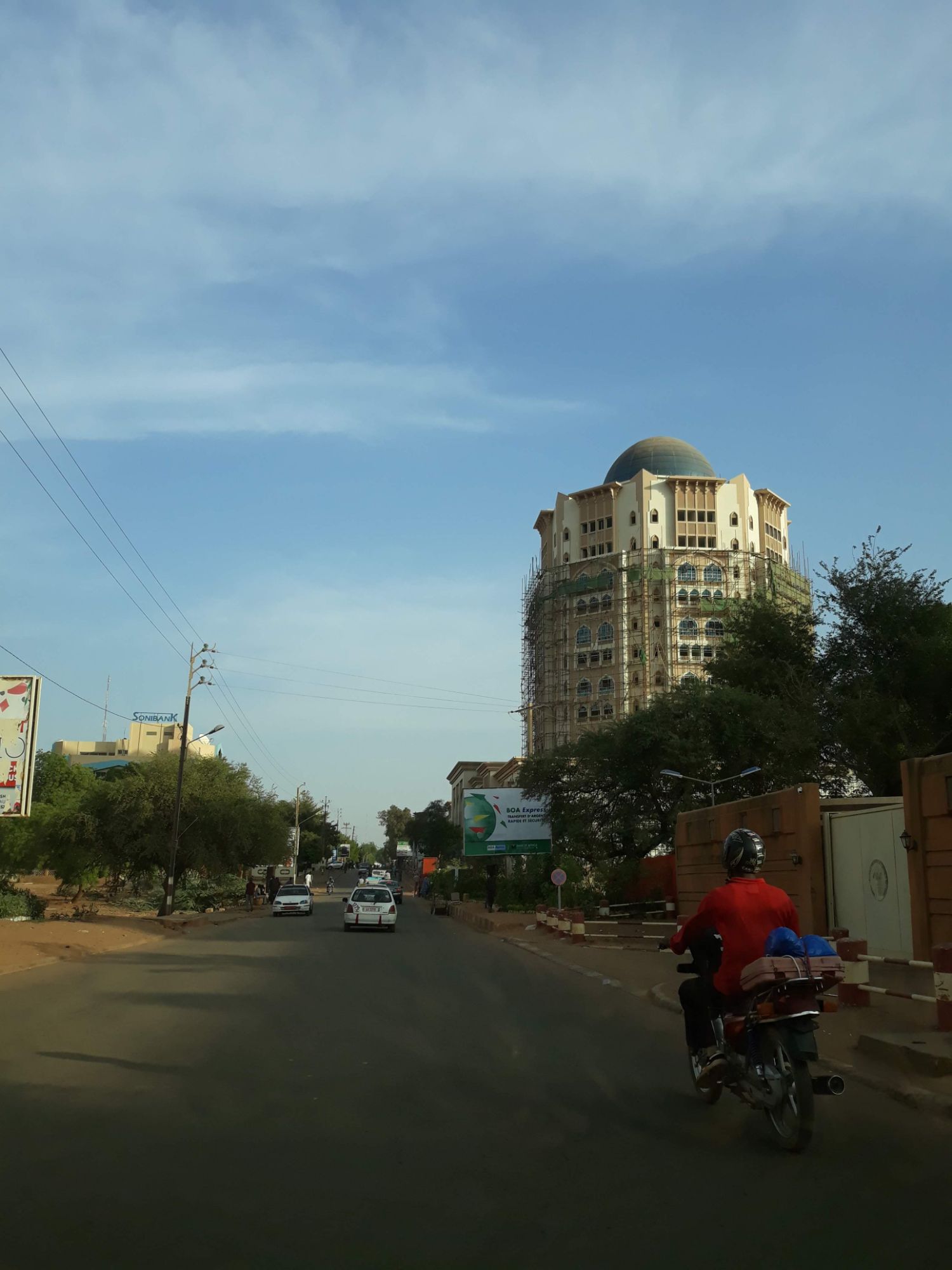Photo of Niamey, capital of Niger. Niger is one of the countries covered by the scope of action of Fierté Afrique Francophone (@moisemanoelflorisse).