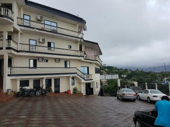 Hill Valley Hotel in Freetown, Sierra Leone, was the site of the police raid. (Photo courtesy of DirectHotels,com)